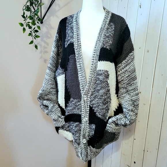 90's CHUNKY SLOUCHY COLOURBLOCK CARDIGAN SWEATER - Picture 2 of 12